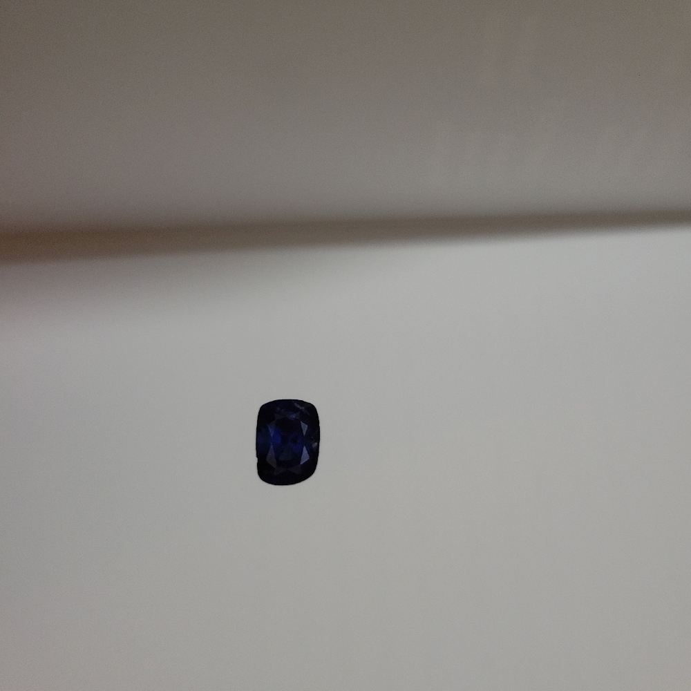 GIA Certified Royal Blue Sri Lankan (Ceylon) Sapphire - Picture 7 of 10